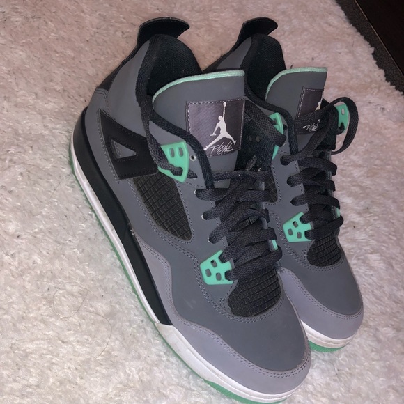 COPY - Air Jordan 4 Retro: Green Glow - Picture 1 of 1